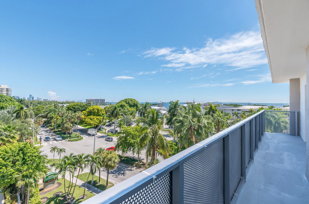 Coconut Grove Apartments By Nuovo Miami Exterior photo